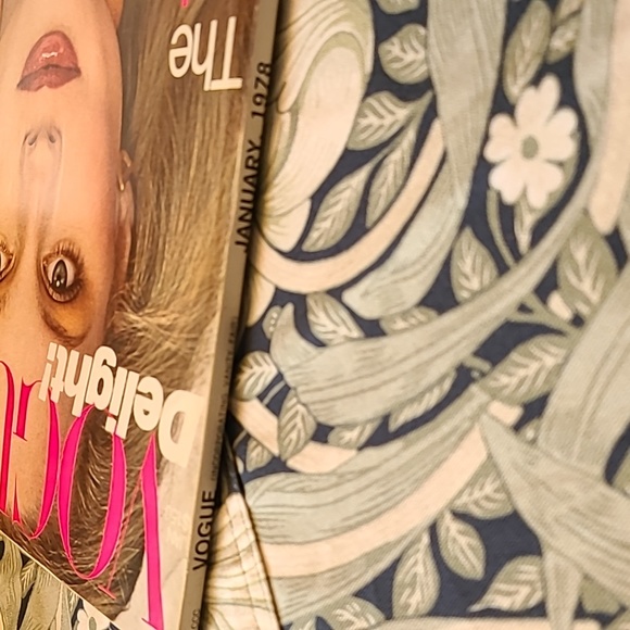 Vintage Vogue Magazine January 1978 - Picture 2 of 3